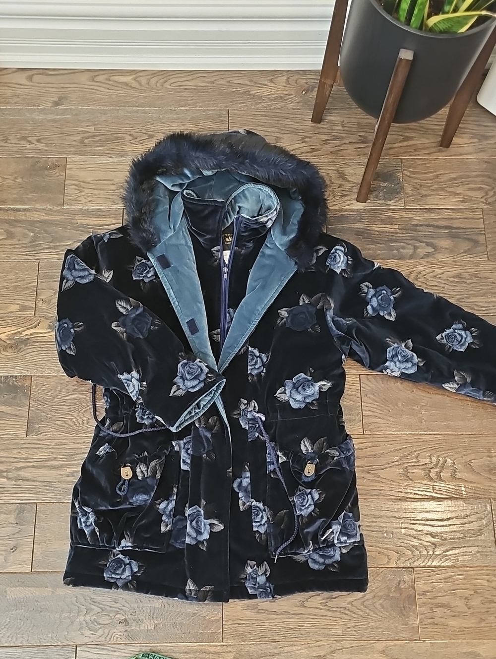 Vintage Floral Coat - Picture 2 of 13
